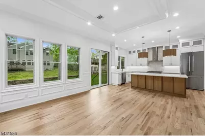 21 Maplewood Dr, Livingston, NJ 07039 - Photo 7