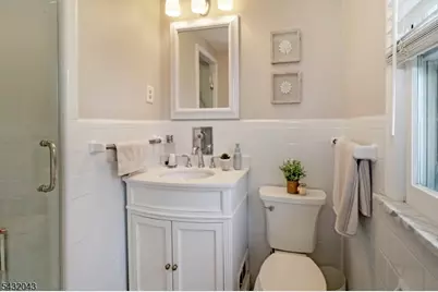 2 Midwood Dr, Florham Park, NJ 07932 - Photo 13