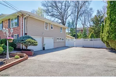 2 Midwood Dr, Florham Park, NJ 07932 - Photo 3