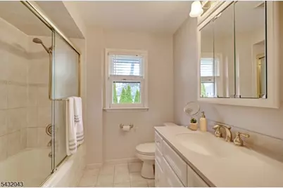 2 Midwood Dr, Florham Park, NJ 07932 - Photo 15