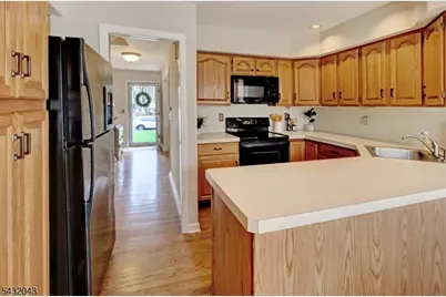 2 Midwood Dr, Florham Park, NJ 07932 - Photo 9