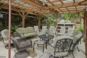 31 Knoble Pl, Hawthorne, NJ 07506 - Photo 33
