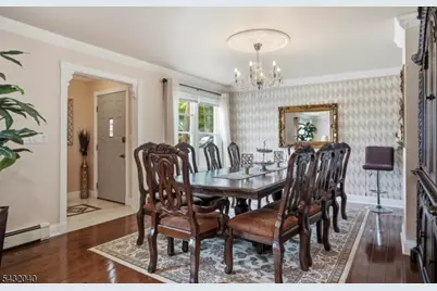 31 Knoble Pl, Hawthorne, NJ 07506 - Photo 7