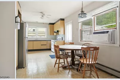 31 Knoble Pl, Hawthorne, NJ 07506 - Photo 21