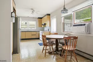 31 Knoble Pl, Hawthorne, NJ 07506 - Photo 21
