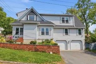 31 Knoble Pl, Hawthorne, NJ 07506 - Photo 1
