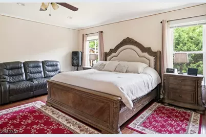 31 Knoble Pl, Hawthorne, NJ 07506 - Photo 13