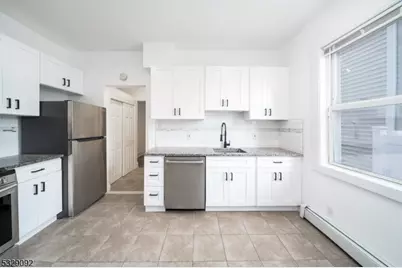 9 Kling St #3, West Orange Township, NJ 07052 - Photo 5
