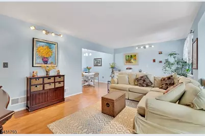 19 Meadowview Dr, Clinton Township, NJ 08801 - Photo 11