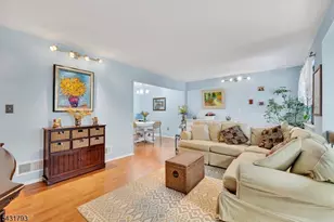 19 Meadowview Dr, Clinton Township, NJ 08801 - Photo 11