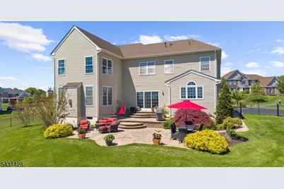 4 Jacob Ct, Raritan Township, NJ 08822 - Photo 9