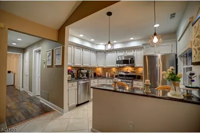 88 Wycombe Pl, Franklin Township, NJ 08873 - Photo 5