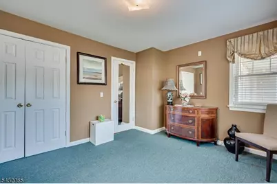 866 Crescent Dr, Rahway, NJ 07065 - Photo 29