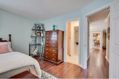 866 Crescent Dr, Rahway, NJ 07065 - Photo 25