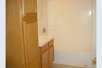 165 Falcon Ridge Way, Hamburg, NJ 07419 - Photo 5
