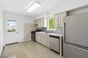 15 Emmet Ave, Morris Township, NJ 07960 - Photo 5