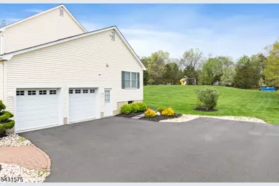 86 Carriage Trl, Montgomery Township, NJ 08502 - Photo 37