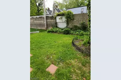 132 Eppirt St, East Orange, NJ 07018 - Photo 23