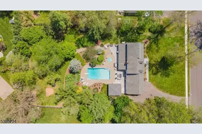 15 Wedgewood Dr, Bernards Township, NJ 07920 - Photo 5