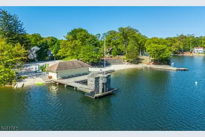 42 Main Beach Rd, Ringwood, NJ 07456 - Photo 33