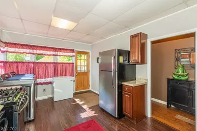 42 Main Beach Rd, Ringwood, NJ 07456 - Photo 15