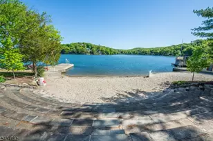 42 Main Beach Rd, Ringwood, NJ 07456 - Photo 35