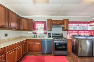 42 Main Beach Rd, Ringwood, NJ 07456 - Photo 11
