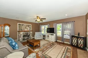 42 Main Beach Rd, Ringwood, NJ 07456 - Photo 3
