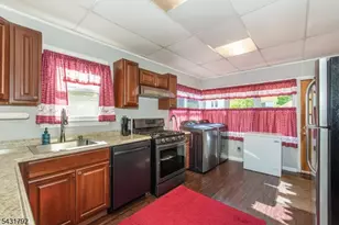 42 Main Beach Rd, Ringwood, NJ 07456 - Photo 13