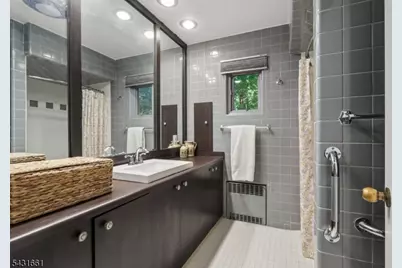 122 Sunrise Dr, Hawthorne, NJ 07506 - Photo 19