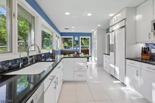 122 Sunrise Dr, Hawthorne, NJ 07506 - Photo 11