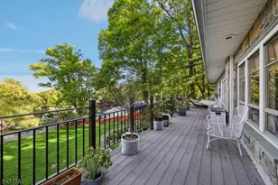 122 Sunrise Dr, Hawthorne, NJ 07506 - Photo 31