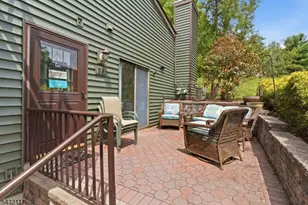 55 Meadowview Dr, Clinton Township, NJ 08801 - Photo 3