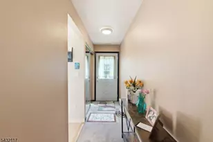 55 Meadowview Dr, Clinton Township, NJ 08801 - Photo 5