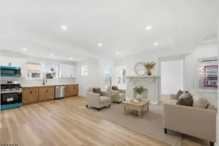 189 N Oraton Pkwy, East Orange, NJ 07017 - Photo 3