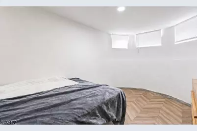 257 Woodlawn Ave, Jersey City, NJ 07305 - Photo 19