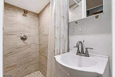 257 Woodlawn Ave, Jersey City, NJ 07305 - Photo 11