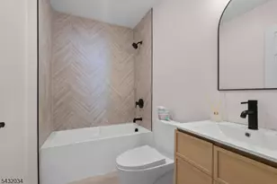 127 Steuben St, East Orange, NJ 07018 - Photo 15