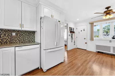 21 5th Ave, Linden, NJ 07036 - Photo 15