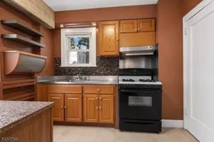 489 N Clinton St, East Orange, NJ 07017 - Photo 3