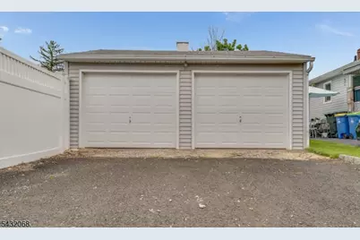 38 Eastern States Pkwy, Somerville, NJ 08876 - Photo 19