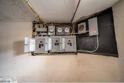 352 N 7th St, Newark, NJ 07107 - Photo 29