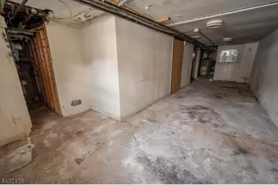 352 N 7th St, Newark, NJ 07107 - Photo 25