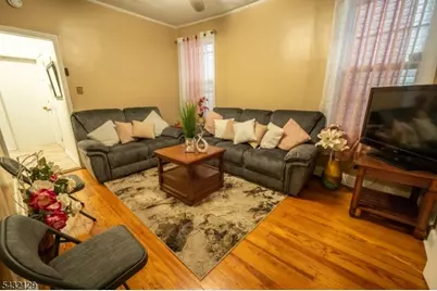 352 N 7th St, Newark, NJ 07107 - Photo 7