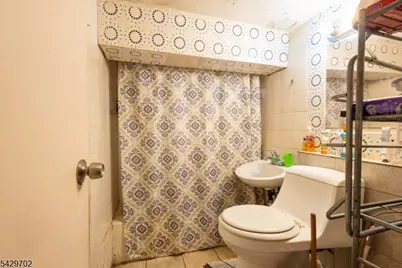 180 Berkshire Pl, Irvington, NJ 07111 - Photo 13