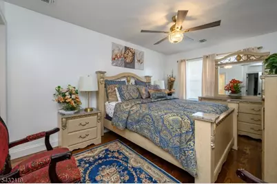 1019 Bishop Evans Way, Linden, NJ 07036 - Photo 17