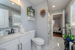 1019 Bishop Evans Way, Linden, NJ 07036 - Photo 23
