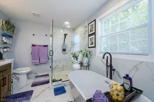 1019 Bishop Evans Way, Linden, NJ 07036 - Photo 29
