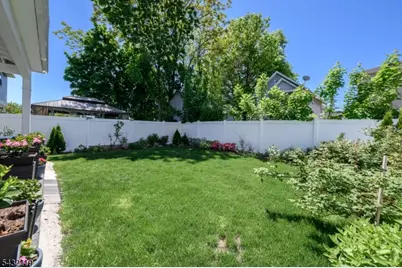 1019 Bishop Evans Way, Linden, NJ 07036 - Photo 35