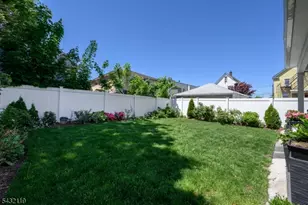 1019 Bishop Evans Way, Linden, NJ 07036 - Photo 37